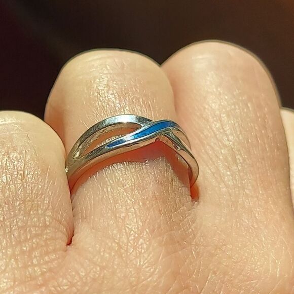 Vintage 1979 Avon Blue Enamel & Silver Tone Ring Size 5.5 - Picture 8 of 10
